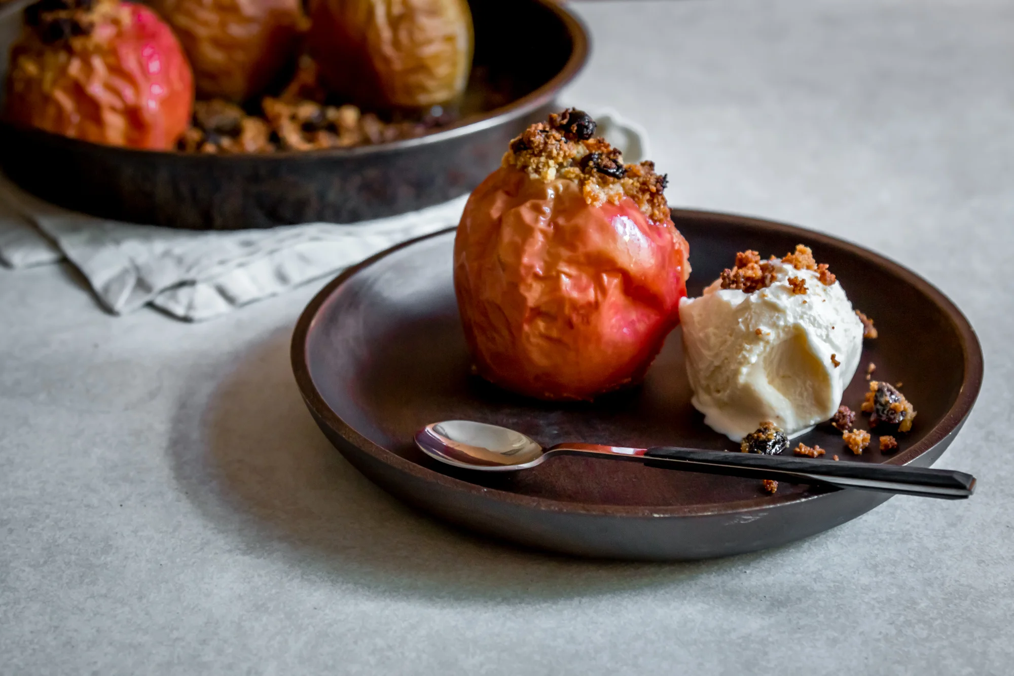 Baked stuffed apples with almonds, raisins and orange blossom — My